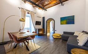 Hidden Gem On Chiaia Pedastrian Area By Napoliapartments